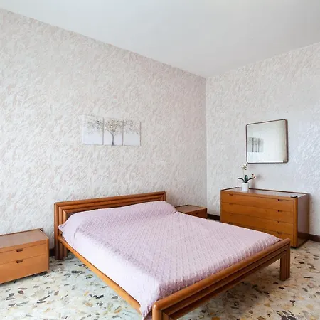 Pane & Pomodoro Roomy Flat Daire Bari