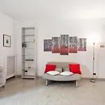 Pane & Pomodoro Roomy Flat Daire Bari