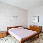 Pane & Pomodoro Roomy Flat Daire Bari