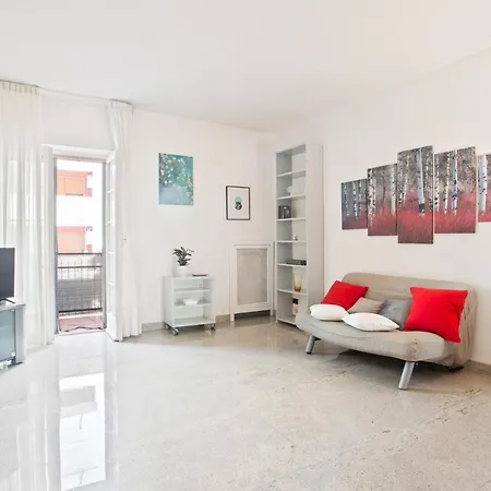 Pane & Pomodoro Roomy Flat Daire Bari